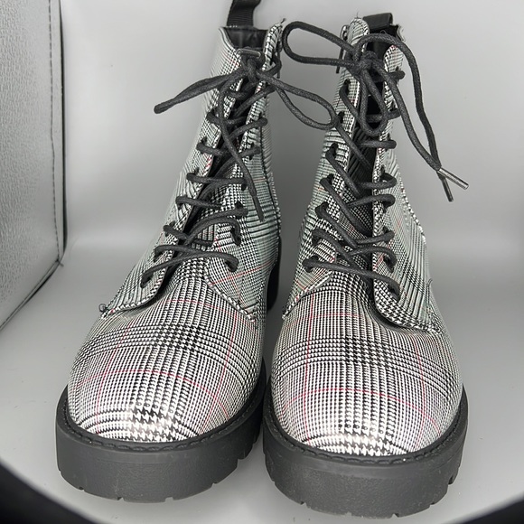 C Comfort Plaid Boots sz 10M - Picture 3 of 7